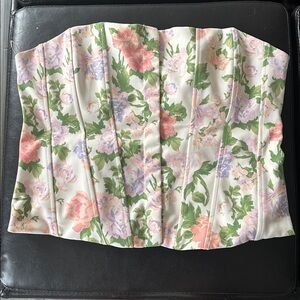 Zara Floral Bustier with Pink and Green
Like new, great condition, used once.